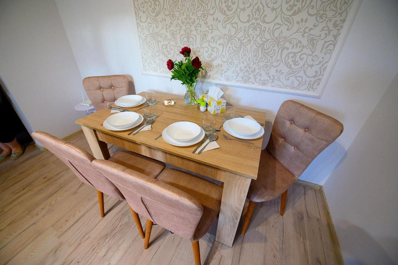 Alice Apartment Арад Екстериор снимка
