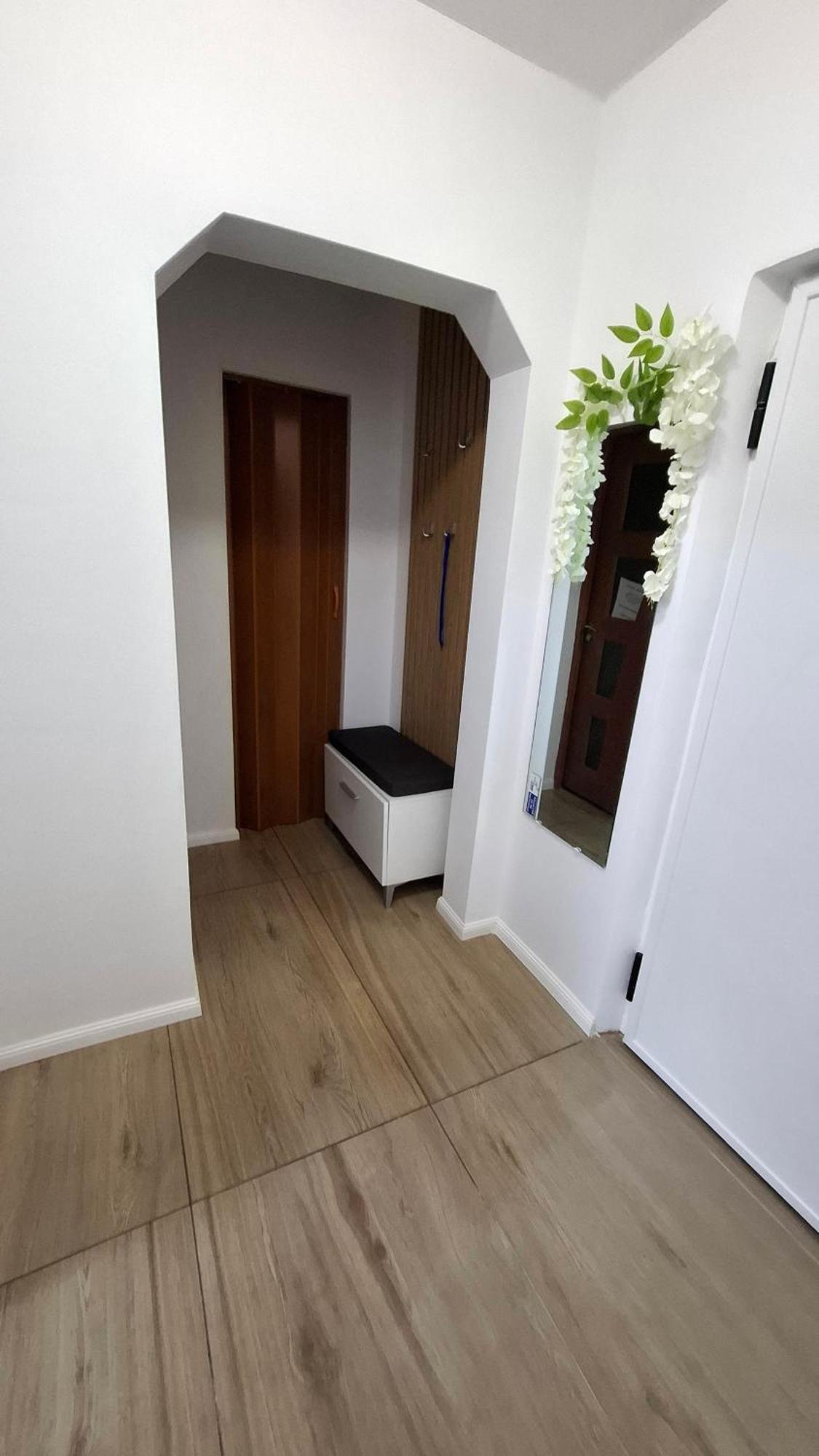 Alice Apartment Арад Екстериор снимка